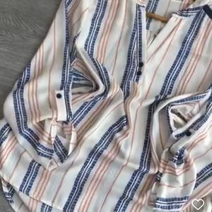 🎀$5 White and Blue Relaxed Blouse with Mandarin Collar